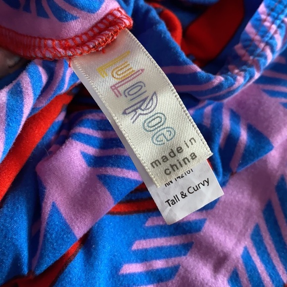 Lot of (3) LuLaroe Tall & Curvy leggings - Picture 6 of 11